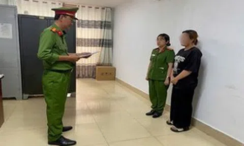 Bắt tạm giam người mẹ trẻ "dạy" con bằng vũ lực