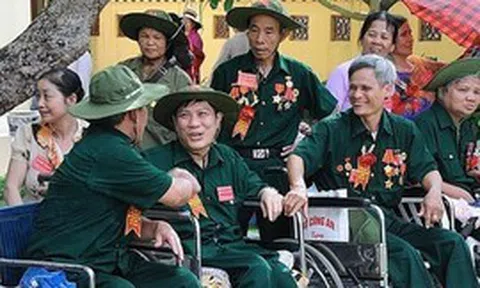 Tặng quà cho hơn 1,56 triệu người có công dịp kỷ niệm 79 năm Ngày Thương binh - Liệt sĩ