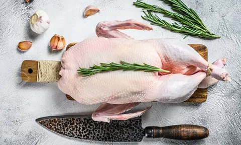 Mẹo nhổ lông vịt nhanh gọn, sạch lông măng mà nhiều người chưa biết