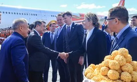 Thủ tướng Lê Minh Hưng đến Kazan, bắt đầu chuyến công tác tại Liên bang Nga