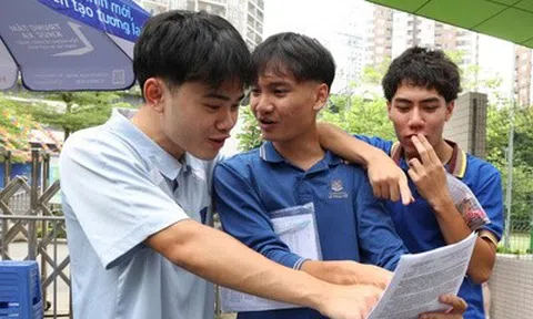 Khép lại kỳ thi tốt nghiệp THPT, thí sinh Hà Nội tự tin khi đề "dễ thở"
