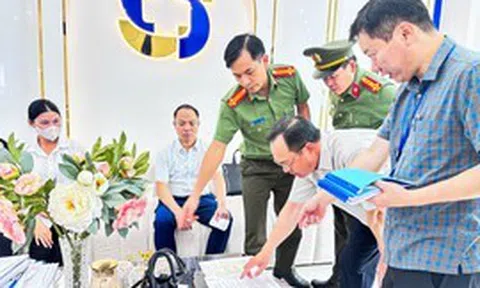 Khởi tố 12 bị can giả danh bác sỹ, chuyên gia y tế