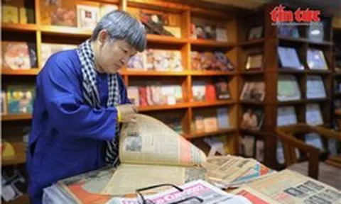 Người lưu giữ những trang báo ghi dấu ngày Thành phố mang tên Bác