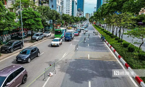 Hà Nội: Khu vực đường Văn Cao được rào chắn phục vụ thi công metro