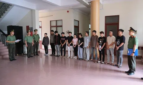 Khởi tố 12 bị can mua bán trái phép hơn 3.500 tài khoản ngân hàng