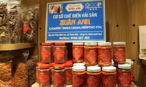 Thưởng thức đặc sản Huế tại phố hiệu Tràng Tiền