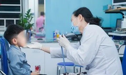 Sai lầm nguy hiểm cha mẹ hay mắc khiến trẻ dễ bị viêm thanh quản cấp vào mùa hè