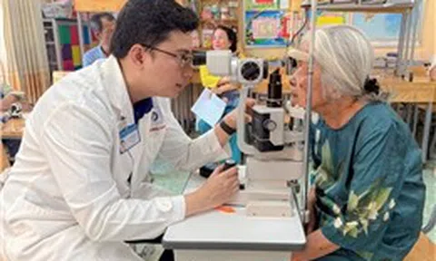 Làm sao để theo dõi sức khỏe trọn đời trên ứng dụng Công dân số Thành phố?