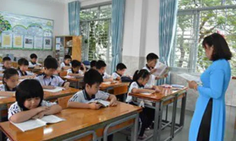TPHCM: Miễn phí sách giáo khoa cho học sinh, khám sức khỏe không phụ thuộc địa giới hành chính