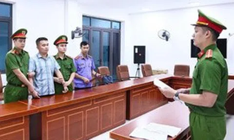 NÓNG: Giữ khẩn cấp một giáo viên Trường THPT chuyên Tuyên Quang