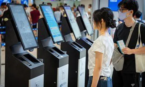 Nội Bài triển khai kiosk sinh trắc học mới, check-in chỉ trong vài giây
