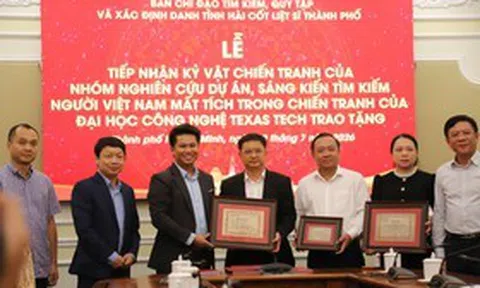 Thêm hy vọng đưa liệt sĩ trở về: Tp.HCM tiếp nhận hồ sơ chôn cất 21 liệt sĩ và nhiều tư liệu quý từ Hoa Kỳ