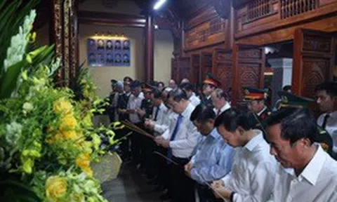 Tri ân các liệt sĩ Đại đội Pháo binh 45 tại 'toạ độ lửa' Bãi Dừa (Hà Tĩnh)