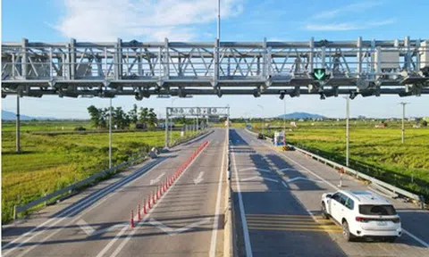 Chính thức thu phí 5 đoạn cao tốc Bắc - Nam từ 20h ngày 15/7