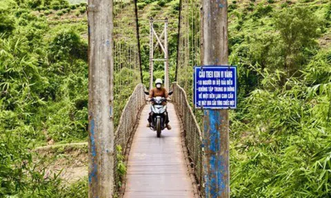 Gỡ nỗi lo từ những cây cầu treo vùng cao Quảng Ngãi