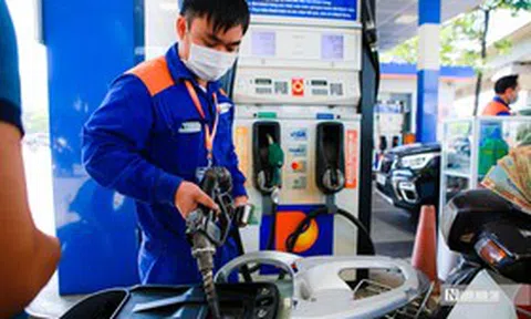 Giá xăng dầu đồng loạt giảm, xăng E5 còn 21.784 đồng/lít