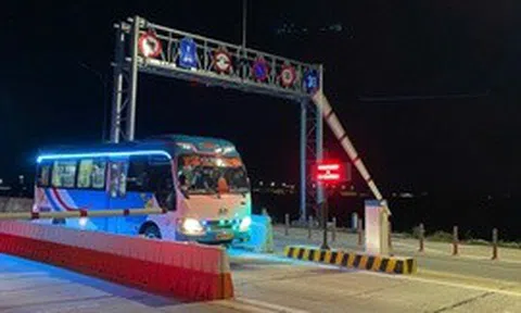 Ngày đầu thu phí tự động qua 5 đoạn tuyến cao tốc Bắc - Nam: Lưu thông nhanh chóng
