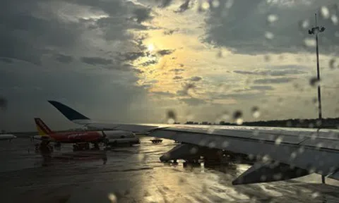 Hàng không chủ động ứng phó với mưa lớn, lũ, lụt, lũ quét, sạt lở đất, lốc, sét, mưa đá