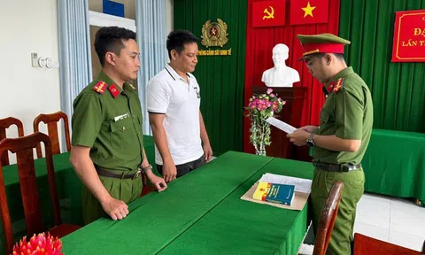 Khởi tố người đàn ông bán giày dép giả nhãn hiệu nổi tiếng