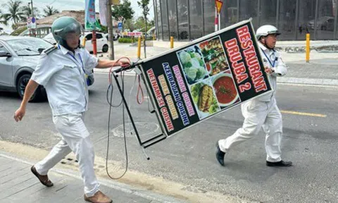 Xử lý bảng hiệu không có tiếng Việt ở phố du lịch Đà Nẵng