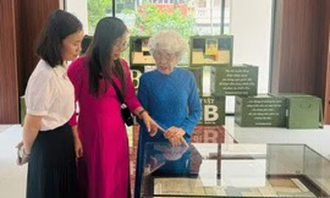 'Thanh xuân gửi lại': Lưu giữ ký ức và tri ân thế hệ cán bộ đi B