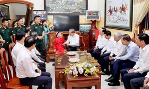 Hai lần tiễn con đi, một đời mẹ lặng lẽ chịu đau thương