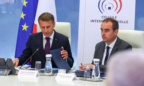 Tổng thống Macron tổ chức họp khẩn khi cháy rừng tiếp tục hoành hành ở Pháp