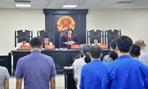 Cựu công an hướng dẫn "ông trùm hàng giả" tiêu hủy chứng cứ