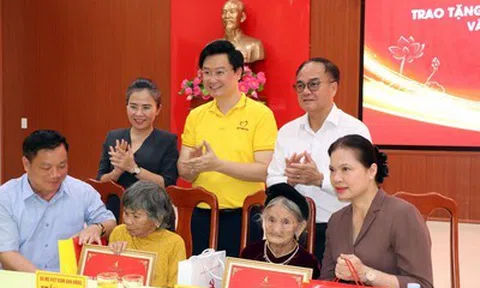 Trao tặng 60 căn nhà đầy đủ nội thất cho Mẹ Việt Nam anh hùng, thương binh nặng tại Nghệ An