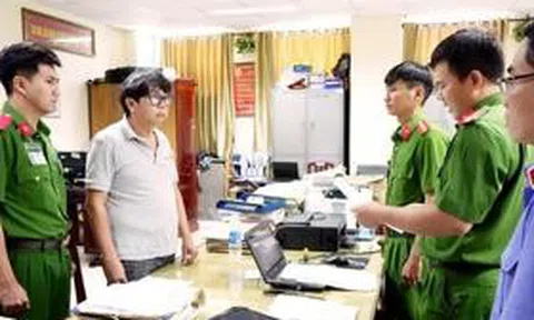 Khởi tố thêm 2 bị can trong đường dây buôn lậu gần 1 triệu lít dầu DO