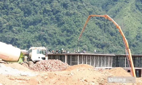 Nghệ An: Chạy đua với thời gian, đẩy nhanh tiến độ  trường liên cấp vùng biên
