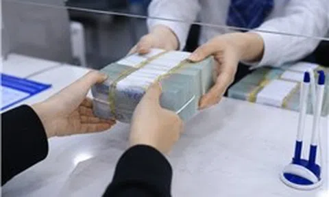 Ngân hàng 'đua' lãi suất hút dòng tiền