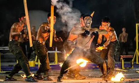 Đặc nhiệm vượt lửa, công phá dưới mưa ở Đà Nẵng