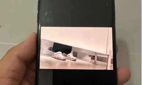 Vụ nam sinh viên cố thủ trong nhà vệ sinh nữ: Công an phát hiện nhiều video quay lén trong điện thoại