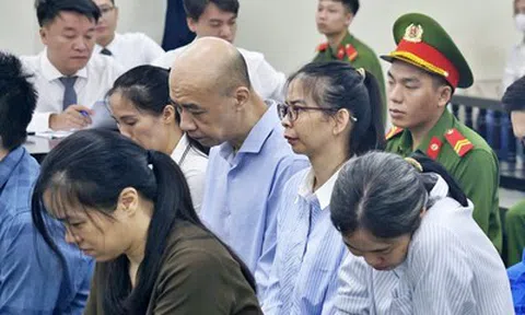 "Thoả thuận ngầm" trên xe ôtô, cựu cán bộ hải quan nhận 1,5 tỷ đồng