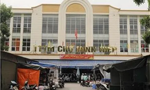 Hà Nội tăng cường xử lý hàng giả mạo nhãn hiệu tại “thủ phủ” thời trang Ninh Hiệp