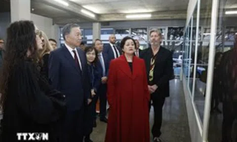 Tổng Bí thư, Chủ tịch nước Tô Lâm và Toàn quyền New Zealand thăm Triển lãm ảnh của nghệ sĩ Fiona Pardington