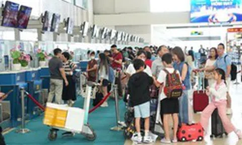 Du lịch dịp lễ 2/9: Tour ngắn ngày hút khách, giá vé máy bay hạ nhiệt