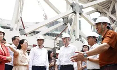 Chủ tịch FIFA thăm sân vận động 60.000 chỗ ngồi của PVF