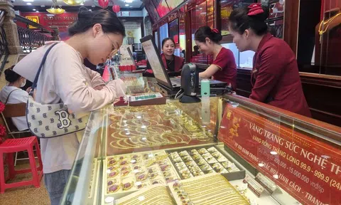 Giá vàng hôm nay (30/8): Đánh dấu tuần đầy biến động