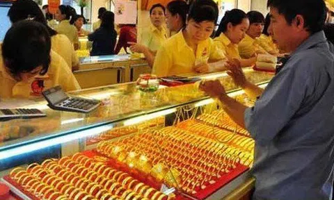 Giá vàng hôm nay (31/8): Vàng thế giới suy yếu