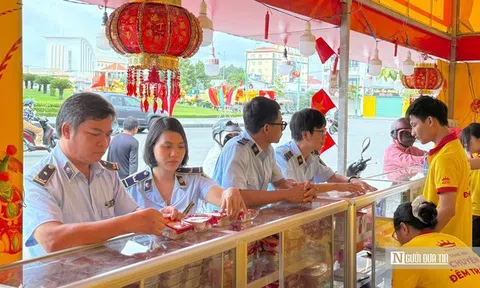 Bánh Trung thu vào mùa, Lâm Đồng tăng kiểm tra từ phố đến “chợ mạng”