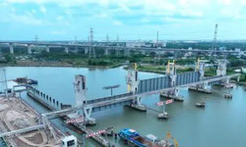 Chạy đua hoàn thiện dự án ngăn triều 10.000 tỷ đồng