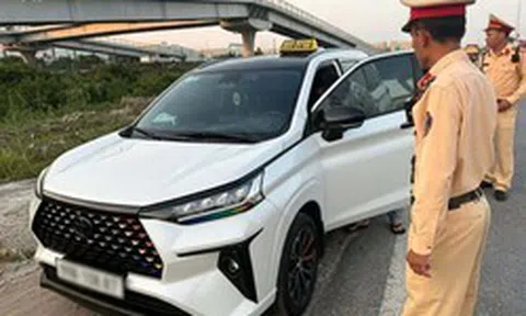 Xe biển trắng thu 100.000 đồng của khách, tài xế bị phạt 13 triệu đồng
