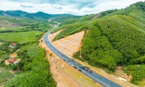 Cập nhật mới tại tuyến cao tốc "rừng - biển" đầu tiên của Việt Nam