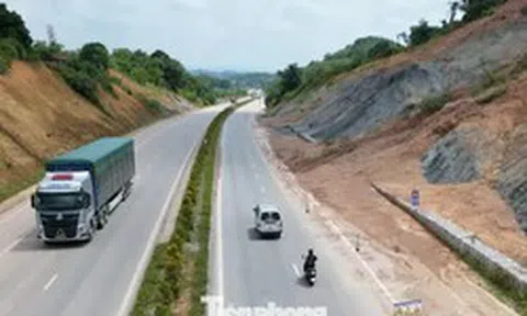 Quốc lộ 4B Lạng Sơn đi Quảng Ninh còn nhiều sạt lở, phong tỏa lòng đường