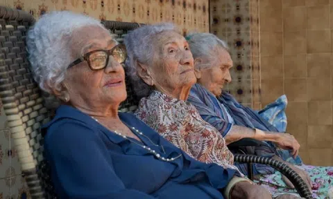 Ba chị em cùng vượt tuổi 100, bí quyết sống thọ hóa ra rất đơn giản