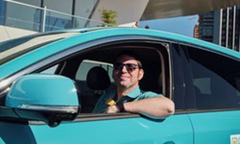 Nơi tỷ phú Phạm Nhật Vượng trả lương tài xế taxi 88 triệu đồng/tháng - Đã có 15.000 'hãng' taxi, người dân chỉ thích đi xe đạp