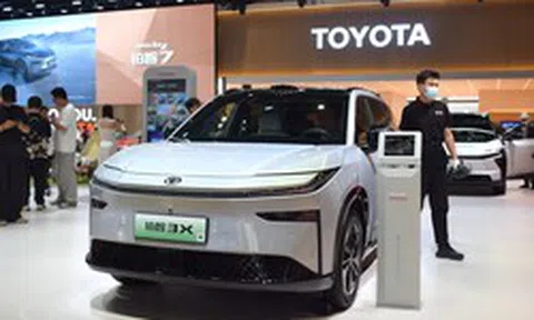 Toyota bất ngờ 'đổi bài', cả chuỗi cung ứng ở Nhật Bản rung chuyển: 'Chúng tôi không thể cạnh tranh với người Trung Quốc về giá'