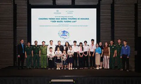 Đà Nẵng: Học bổng hơn 1 tỷ đồng tiếp sức 30 học sinh khó khăn